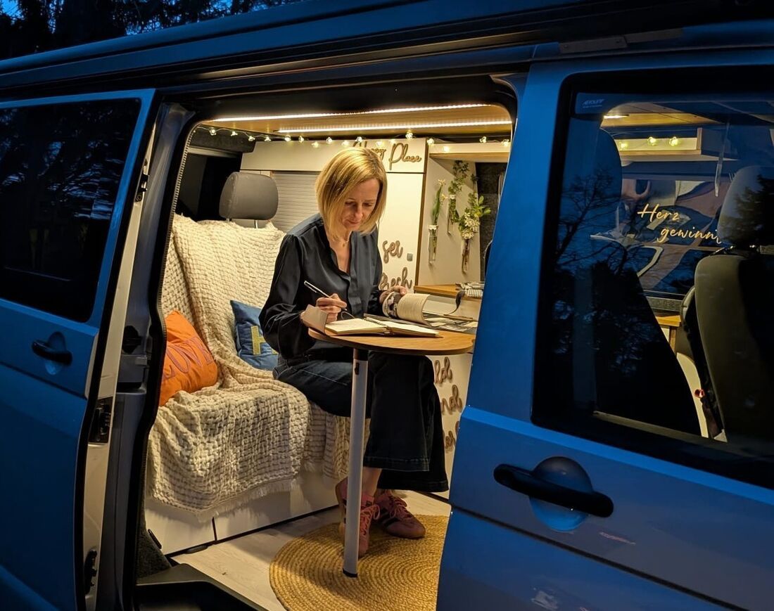 Late Night Coaching - Atmosphäre im warmen Cabin-Licht